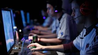 How to Earn $5,000/Month Streaming Games: Platform Breakdown (Twitch, YouTube, Kick)